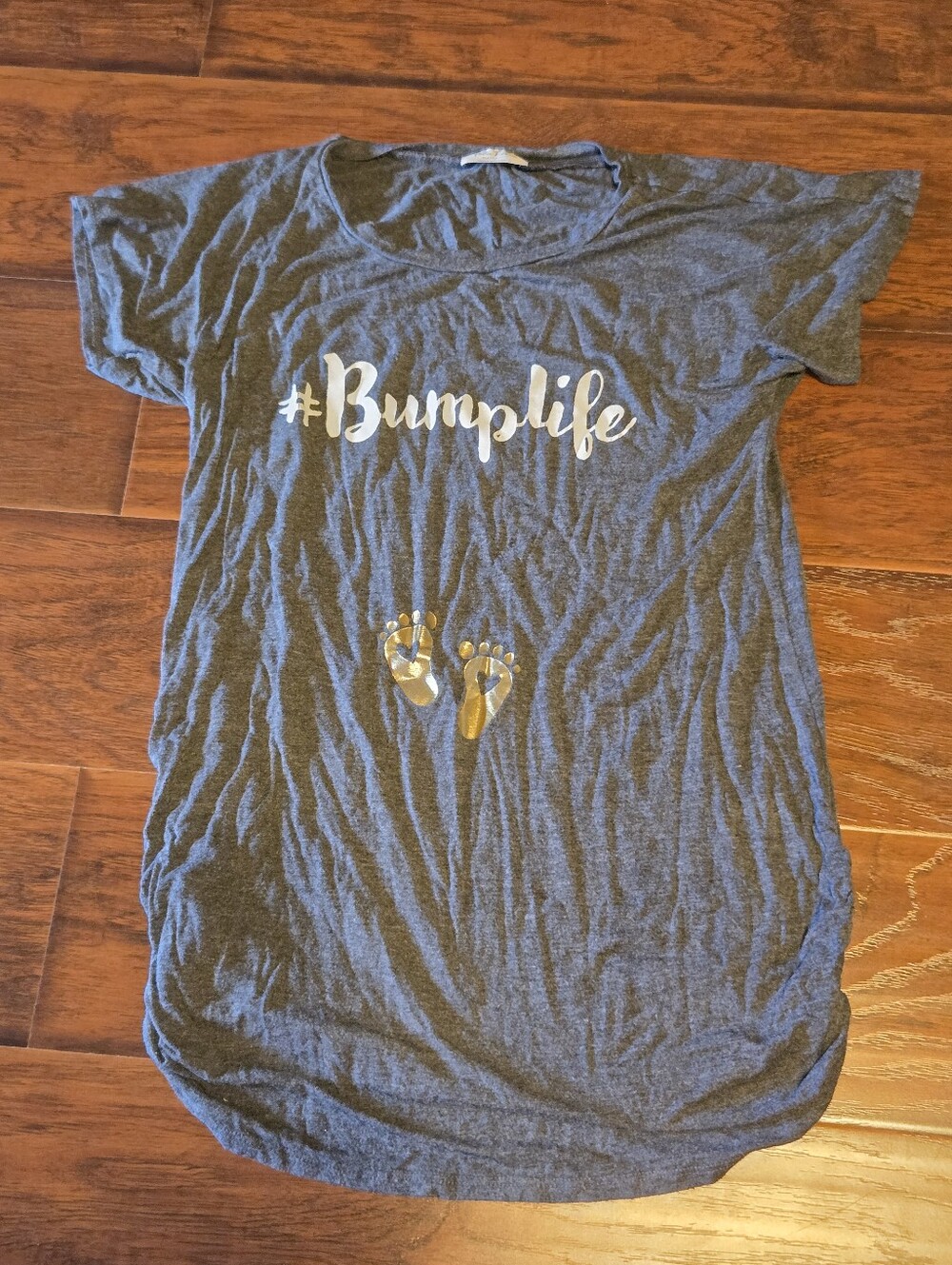 Free Kisses Maternity #bumplife Baby Feet Top Ruched Small